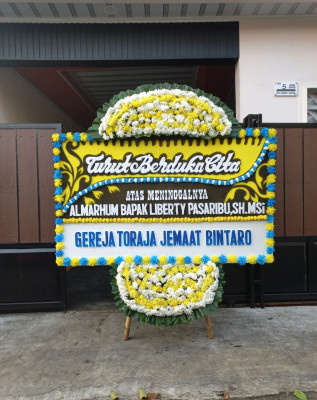 Papan Bunga Duka di Tondano Barat